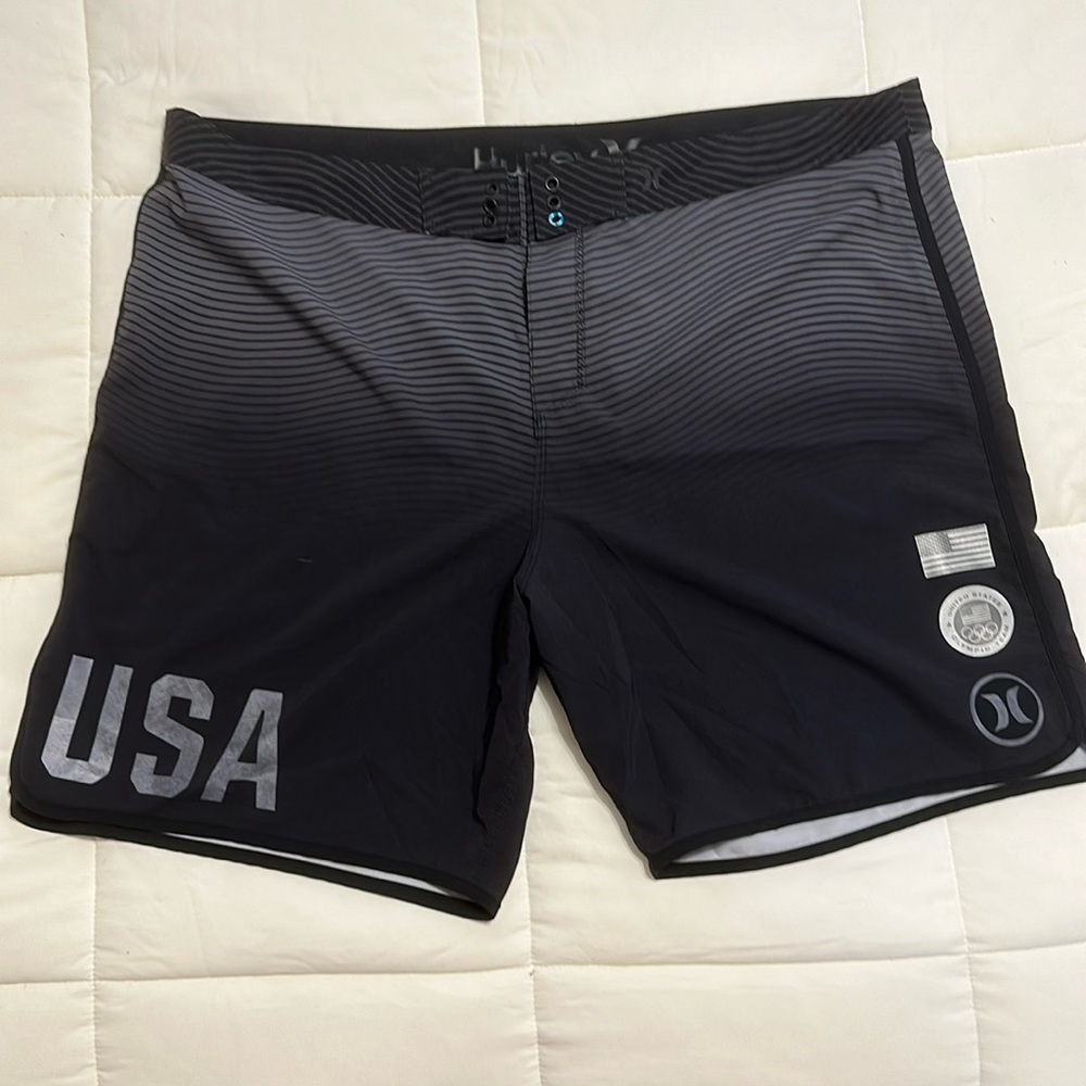Size 42 Men’s Hurley Phantom Board Shorts